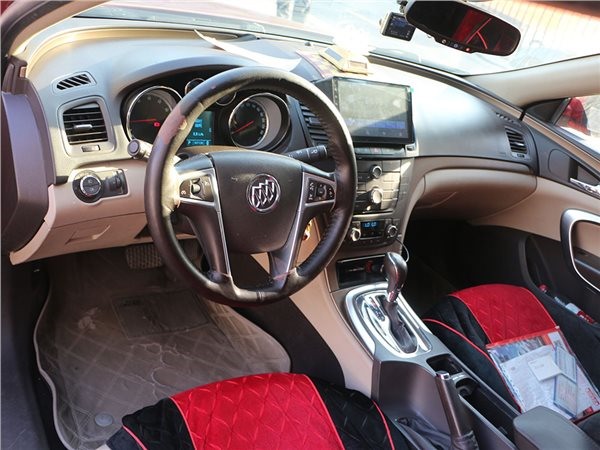 别克 君威 2009款 2.0 高档配置 低端消费